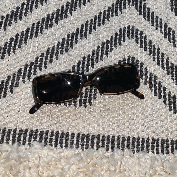 Authentic Gucci sunglasses - Picture 7 of 10